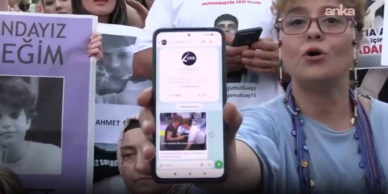 Ahmet Minguzzinin Annesine Korkunc Tehdit Kalabaligin Arasinda Fotografi Cekilmis 2