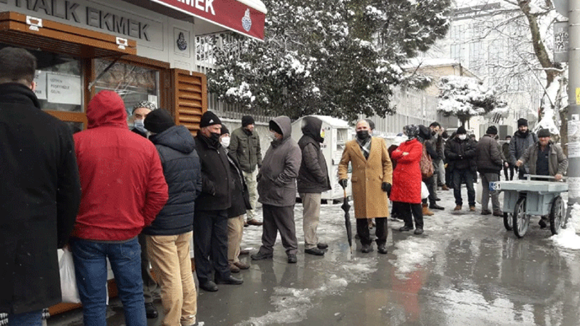 Dondurucu Sogukta Ekmek Kuyrugu Bizi Bu Duruma Getirenler Utansin H108308 E76E1