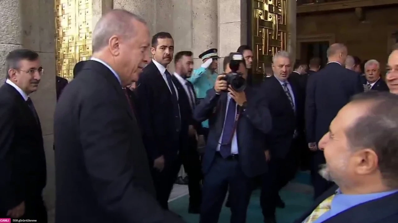 Gozler Mecliste Erdogan Giris Yapti L8Tn