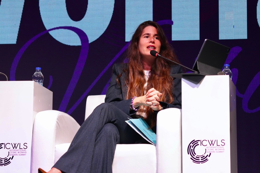 Uluslararası Çeşme Kadın Liderler Zirvesi Dayanışma Ve Umut Mesajlarıyla Sona Erdiphoto 2025 10 25 11 34 50 2 (1)