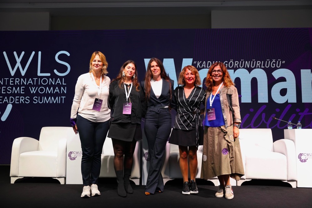 Uluslararası Çeşme Kadın Liderler Zirvesi Dayanışma Ve Umut Mesajlarıyla Sona Erdiphoto 2025 10 25 14 44 57