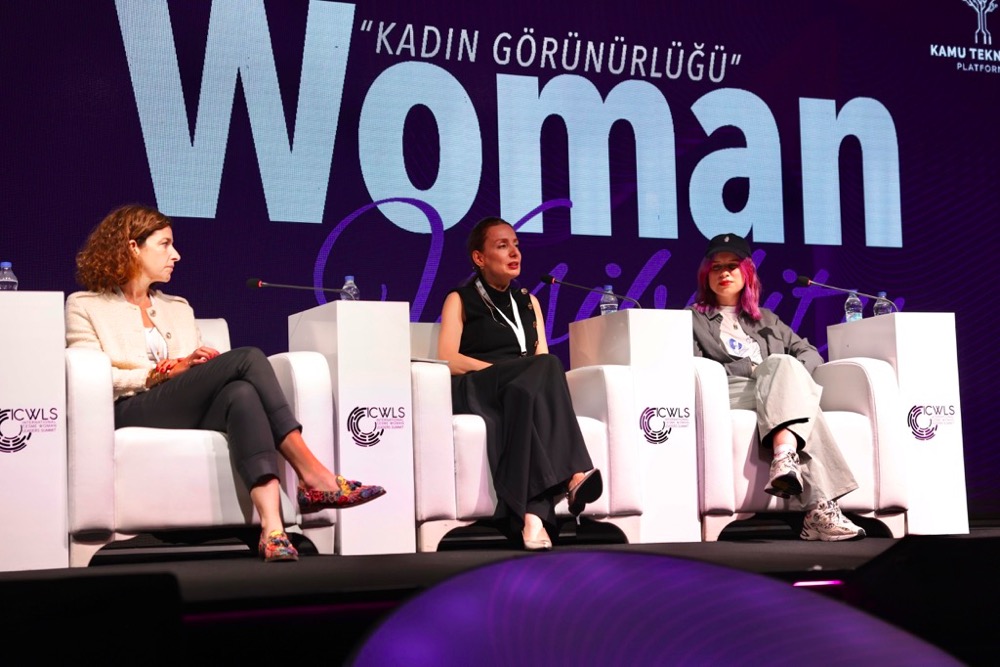 Uluslararası Çeşme Kadın Liderler Zirvesi Dayanışma Ve Umut Mesajlarıyla Sona Erdiphoto 2025 10 25 16 02 47 2