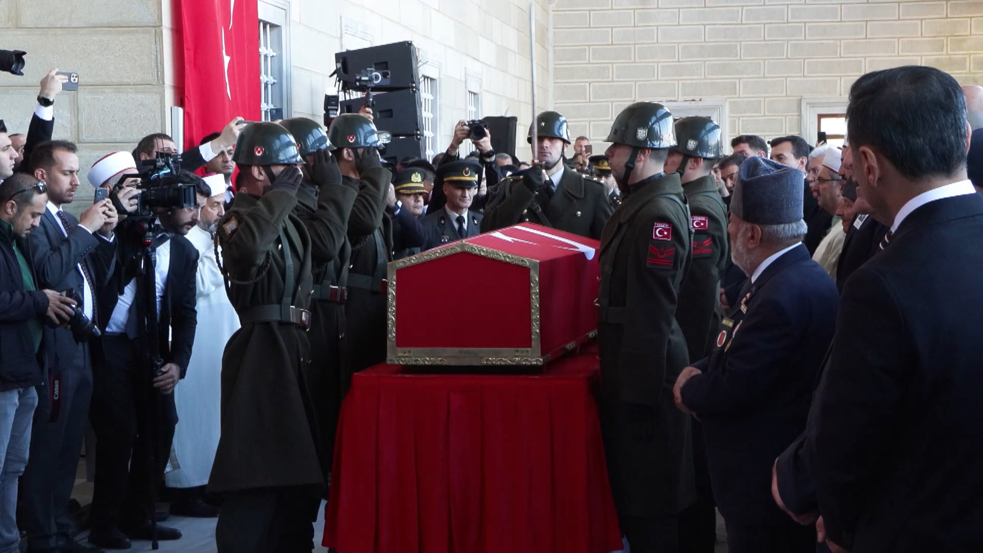 I S T A N B U L S E H I T P I L O T Y A R B A Y G O K H A N K O R 1016897 301702