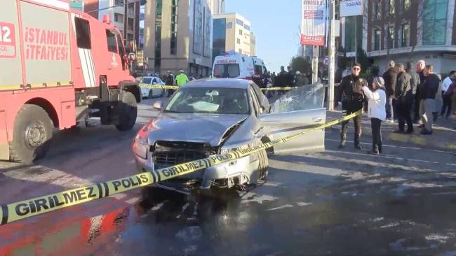 Istanbul Sislide Otomobil Yayalara Ca 1067848 316844