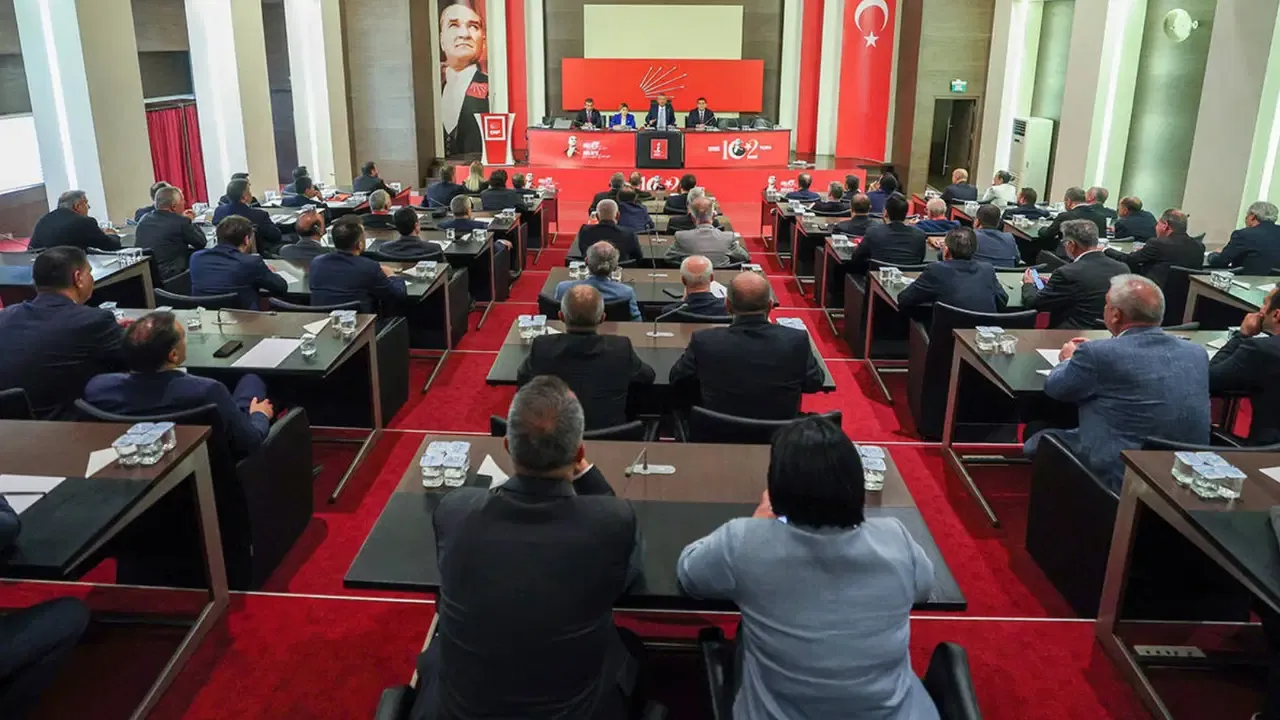 CHP lideri Özgür Özel’den 81 il başkanına 15 Eylül talimatı