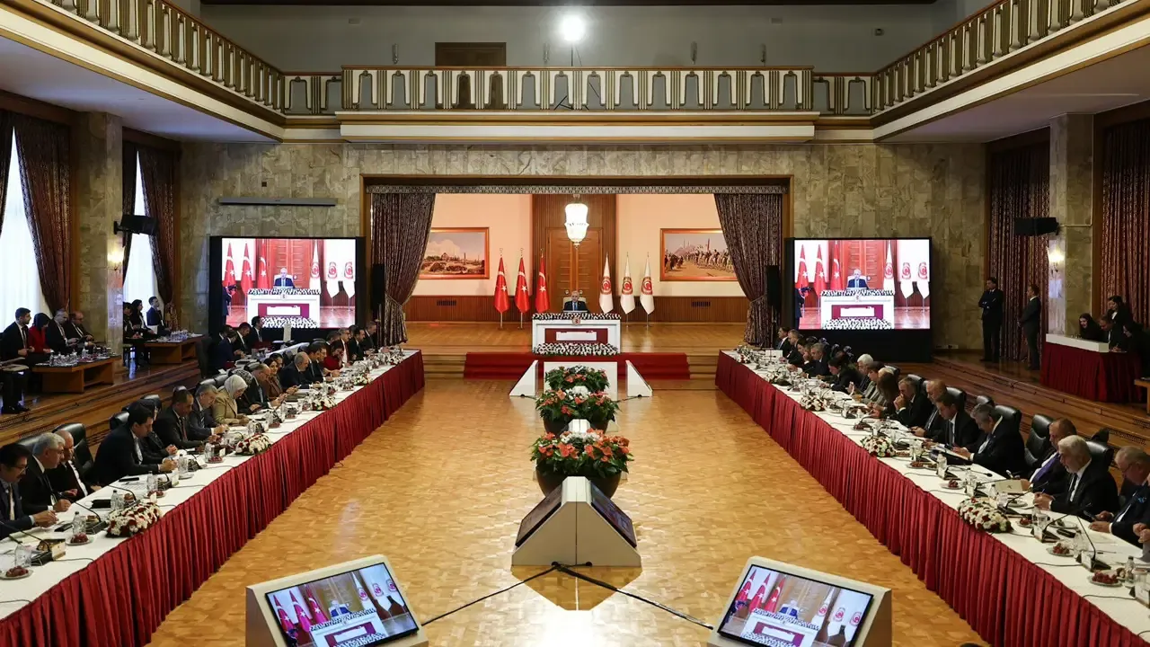 Kapalı toplantıda dinlenen Adalet Bakanı’ndan kritik açıklama: Yasal düzenleme…