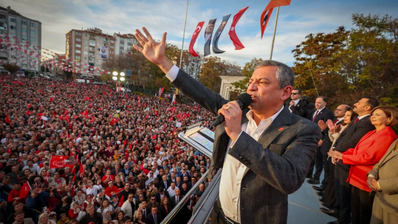 CHP lideri Özgür Özel’in nefes kesen 24 saati: Listeyi gören inanamıyor!