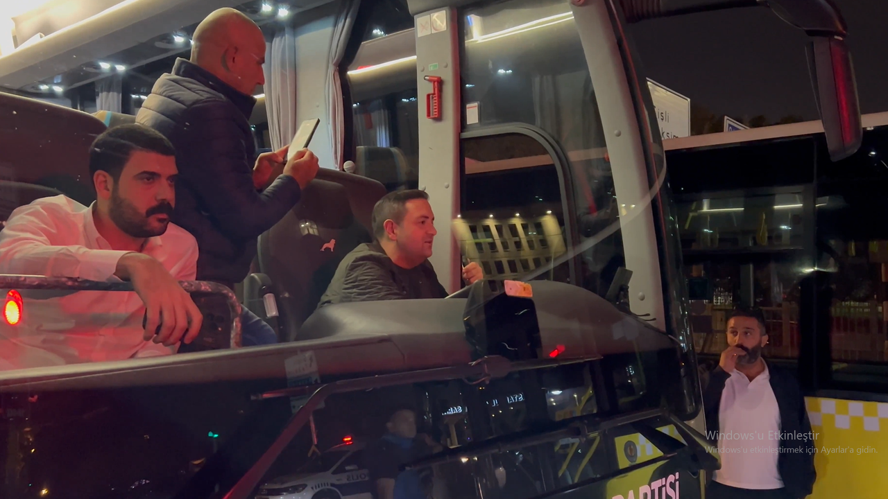 Son Dakika... Çağlayan'a giden CHP otobüsüne polis engeli!