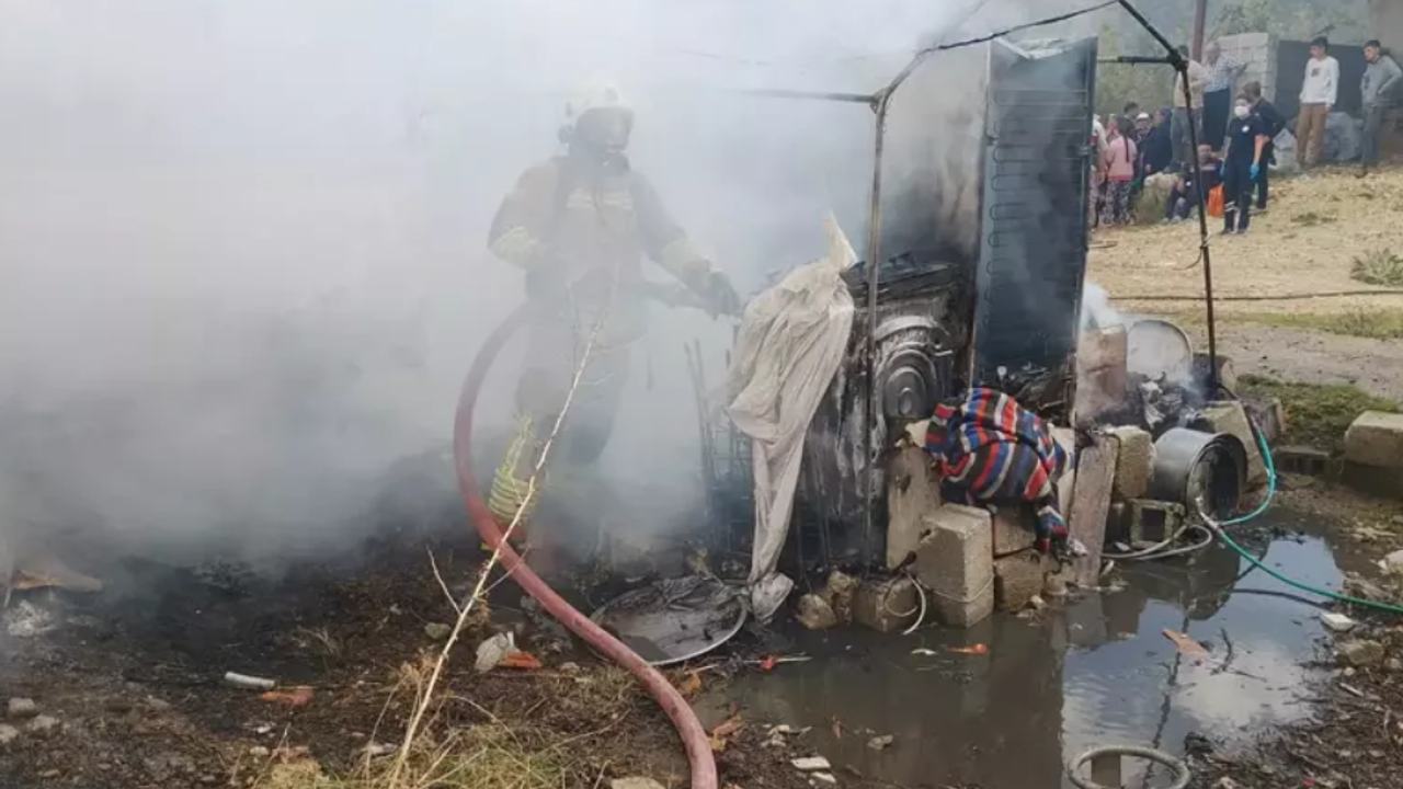 Hatay’da konteynerde çıkan yangın 1 yaşındaki bebeği hayattan kopardı