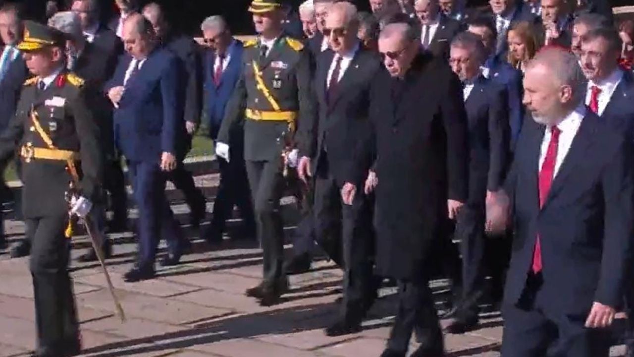 Anıtkabir'de yine Ata'ya saygısızlık! Artık yeter...