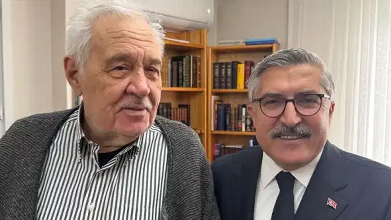 AKP'li isimden İlber Ortaylı'ya ziyaret…
