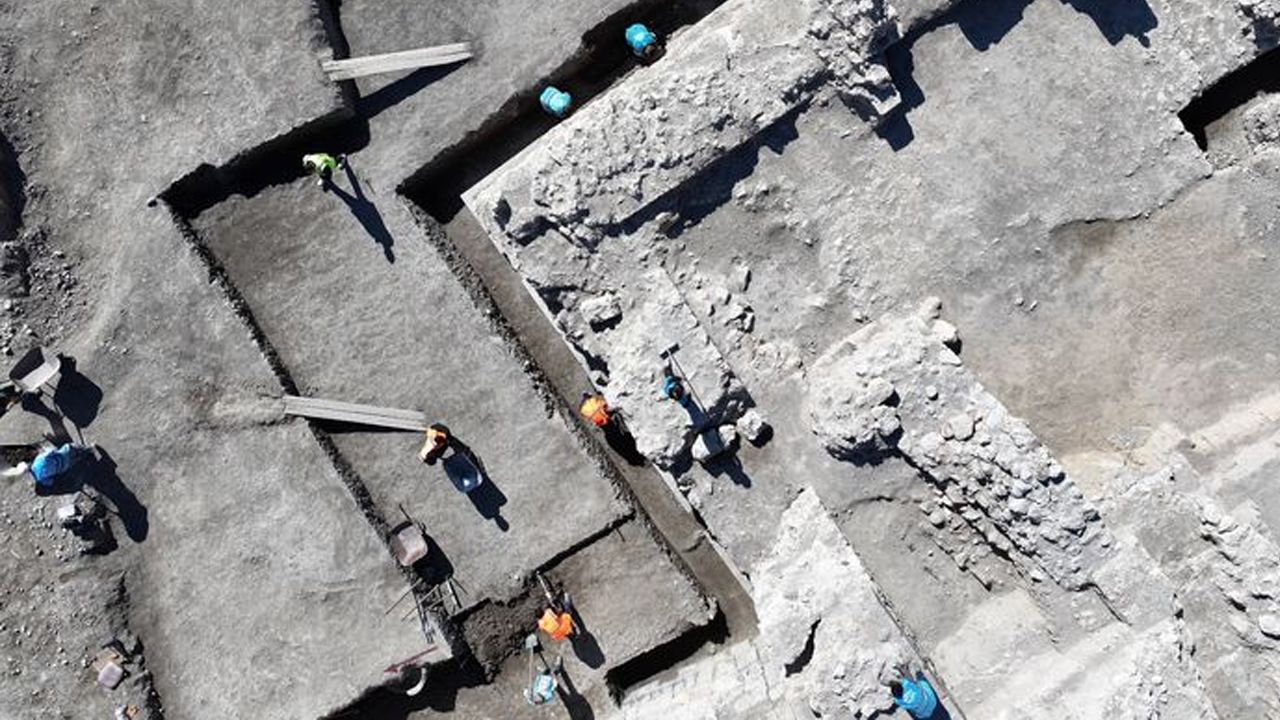 Konya'nın kale kapılarından birinin temeli ortaya çıkarıldı!