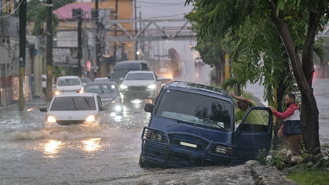 Melissa Kasırgası’nın vurduğu Karayipler’de hayatını kaybedenlerin sayısı 49’a yükseldi!