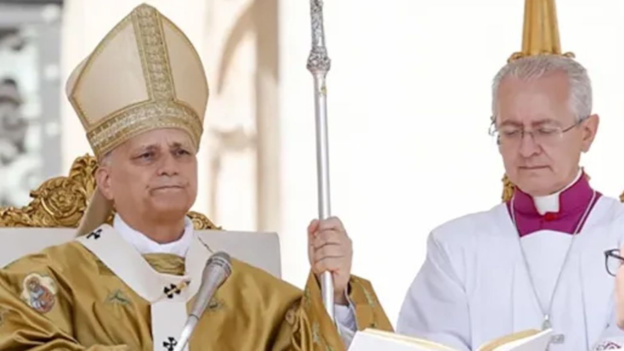 Papa 14’üncü Leo İstanbul Volkswagen Arena’da ayin yönetecek