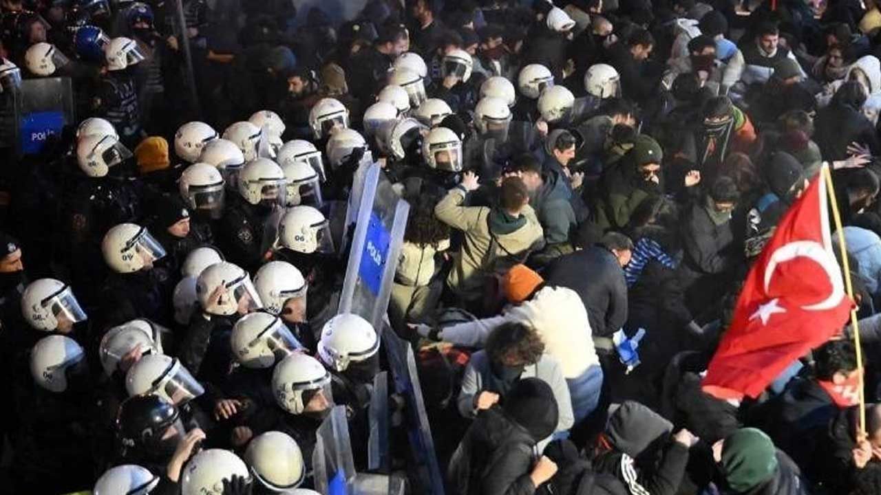 Protestolarda tutuklanan 3 öğrenciye tahliye