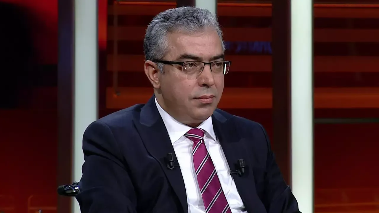 Sarayın Başdanışmanı Uçum'dan PKK'nın feshi yorumu