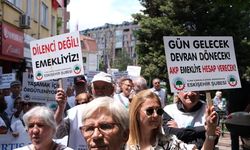Emekliler yoksulluğa karşı yürüdü: "Kurban değil baklava bile alamıyoruz!”