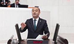 CHP’li Karabat: “Mehmet Şimşek, tarihe ‘Cuntanın mali ayağı’ diye geçecektir”