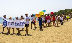 Fethiye’de Akmaz’dan Karataş’a kadar uzanan kıyı şeridinin halkın erişimine kapatılması protesto edildi