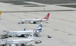 Hava sahaları kapatılan İran ve Irak'ta 11 Türk uçağı mahsur kaldı