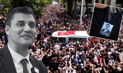 Cenaze omuzlar üzerinde taşındı... On binler Cumhuriyet Meydanı'na sığmadı