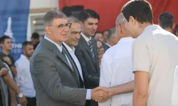 İzBB'e bayramlaşma: Başkan Tugay, İZSU çalışanlarıyla bayramlaştı