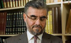 Sivrisinekleri tehdit ettiğini söyleyen Prof. Bayındır, sosyal medyada gündem oldu!