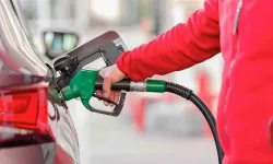 Akaryakıtta zam savaşları: 1 haftada benzine 3, motorine 5 lira zam!