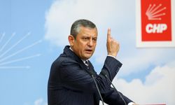 Özgür Özel'den net çıkış: "Biz bir santim eğilirsek bu millete diz çöktürecekler, halk bize yenilmemiz için oy vermedi"