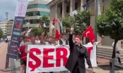 Bozkurt işaretiyle şeriat yürüyüşü yaptılar