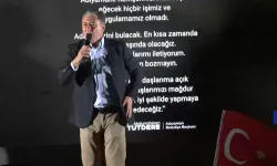 Murat Emir miting sırasında sahneden düştü, kaburgasını kırdı: "Birkaç gün içerisinde tekrar koşturmaya başlayacağım"