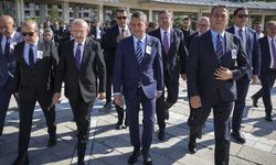 CHP lideri Özgür Özel’den Kılıçdaroğlu’na jest