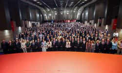 CHP'li belediye başkanları, Genel Başkan Özgür Özel başkanlığında toplandı