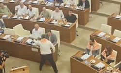 CHP’den Antalya’da AKP’ye ‘ayakkabı kutulu’ cevap