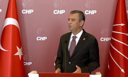 Ümit Özdağ'dan CHP'ye destek ziyareti... Özgür Özel: "CHP iktidarına karşı girişilen darbede esir düştü arkadaşlarımız"