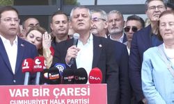 CHP lideri Özel, depremin vurduğu Balıkesir Sındırgı'da: Afet bölgesi ilan edilmeli