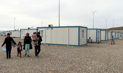 Konutlar hazır değil ama depremzedeler konteyner kentleri boşaltmak zorunda bırakılıyor