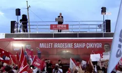 CHP lideri Özgür Özel Tuzla’da on binlerle buluştu