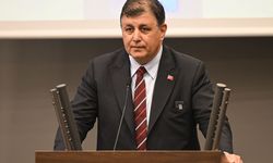 Cemil Tugay'dan 'AKP'ye geçeceği' iddialarına sert yanıt: Ahlak bitti mi, bu kadar mı kolay bir iş?