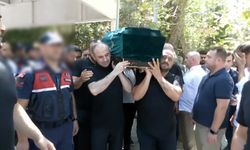 Tutuklu Belediye Başkanı Yardımcısı babasını kaybetti: Tabutu taşırken bile yanında jandarma yer aldı