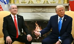 Trump, katil Netanyahu'yu "savaş kahramanı" ilan etti