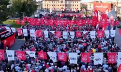CHP lideri Özgür Özel Sivas'ta on binlerle buluştu