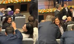 Özlem Çerçioğlu’ndan mutluluk pozları… AKP Genel Merkezi'nde!
