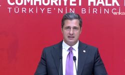 Deniz Yücel, kadınların miras hakkına göz diken Diyanet İşleri Başkanı Erbaş'a Anayasa'yı hatırlattı