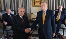 Erdoğan ve Bahçeli karesinden dikkatten kaçan detay!