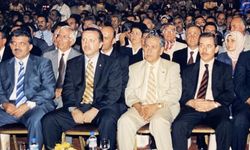 AKP kurucusundan Erdoğan'a ‘kucaklaşma’ mesajı...