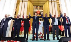 Cumhur'un eski ortağından 'üçüncü yol' mesajı