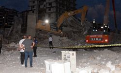 6 Şubat depremlerinden 2 buçuk yıl sonra acı haber: Ağır hasarlı bina yıkılırken…