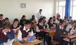 Okullarda 'serbest kıyafet' dönemi sona eriyor: Tek tip forma zorunlu olacak