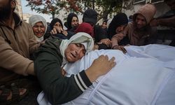 Katil İsrail durmuyor... Gazze'de ölenlerin sayısı 62 bini aştı!
